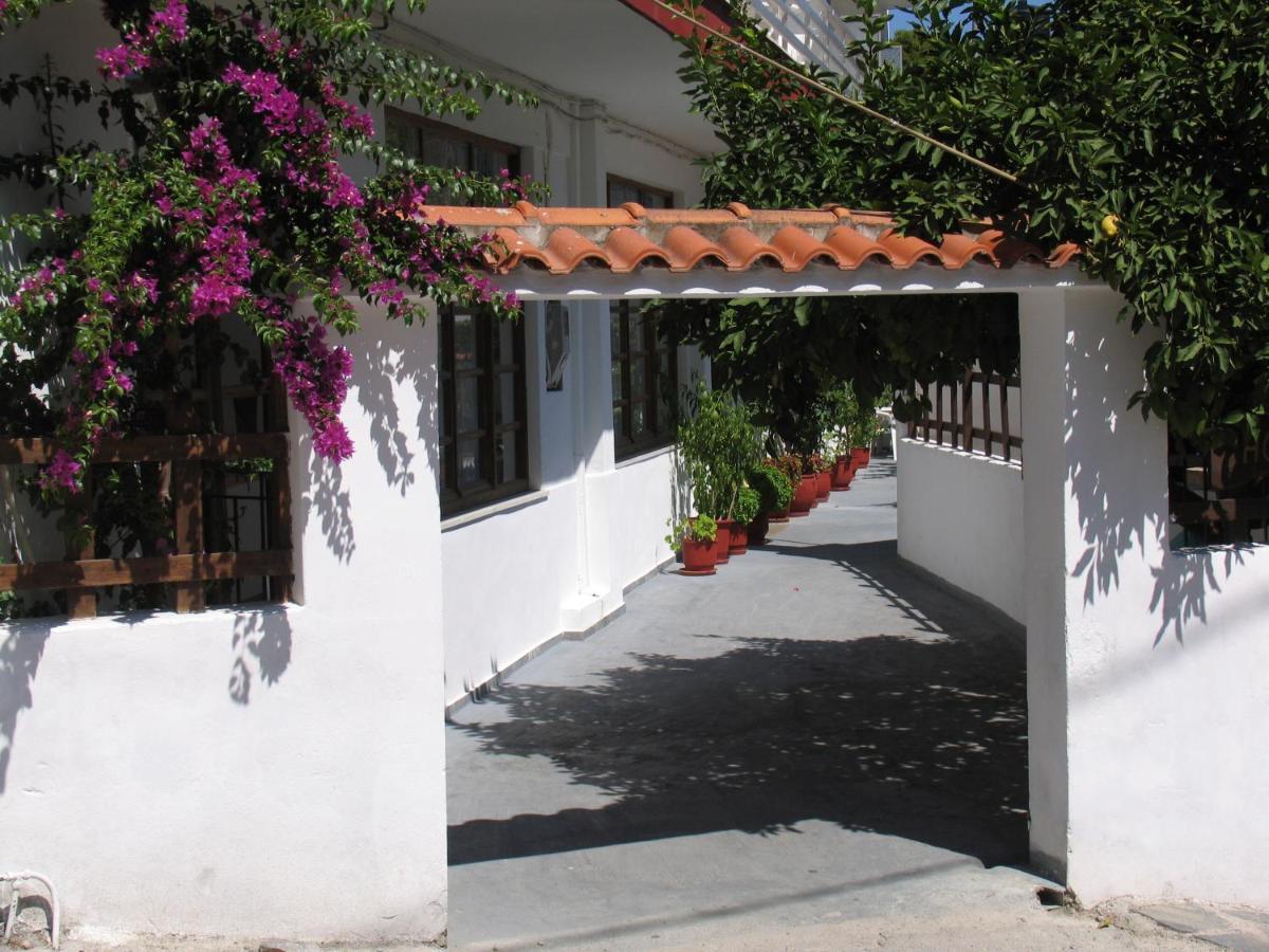 Julieta'S House Hotel Patitiri  Exterior photo